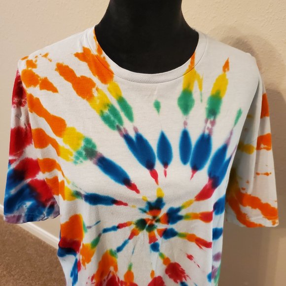 Gildan Tops - Tie dye boho style unisex T shirt size XL. 100% soft cotton.